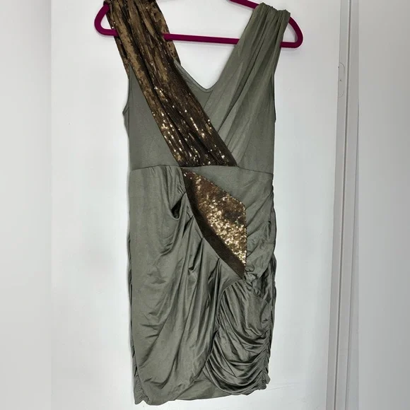 slim fit dress slacks One Shoulder Flowy Dress – bebe main image 0